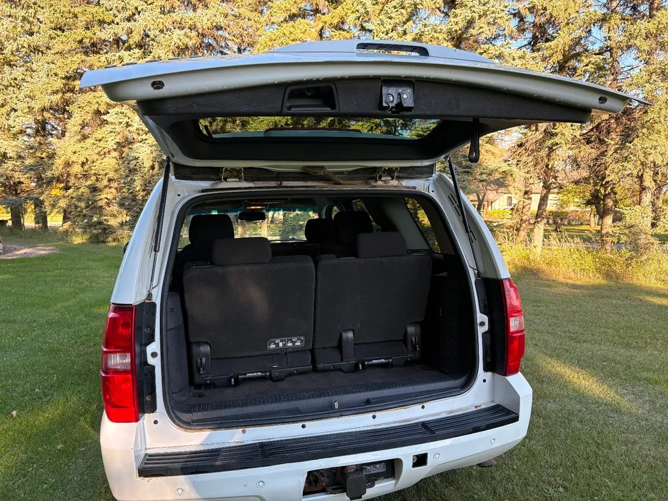 Chevrolet Tahoe 2014 photo 3