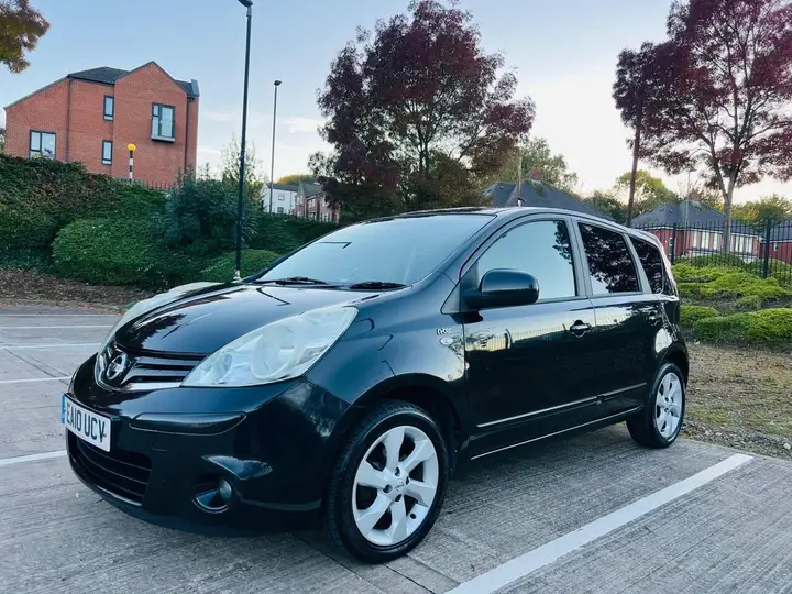 Nissan Note 2010 photo 3