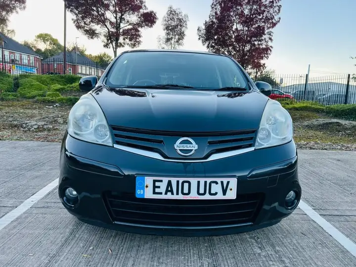 Nissan Note 2010 photo 2