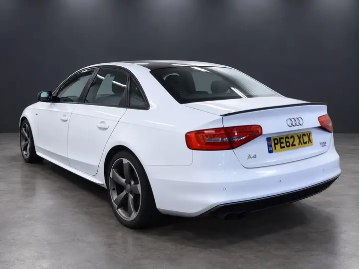 Audi A4 2012 photo 3
