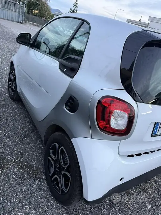 Smart Fortwo 2018 photo 2