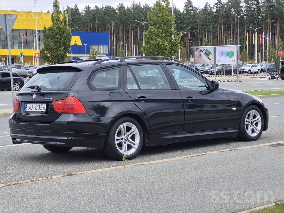 BMW 318 2009 photo 3