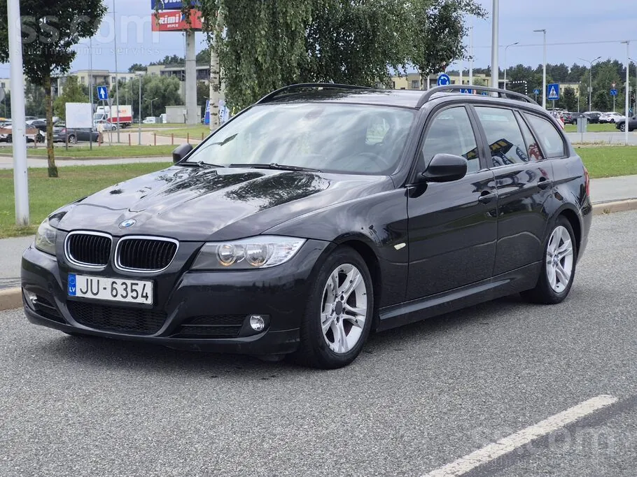 BMW 318 2009 photo 2