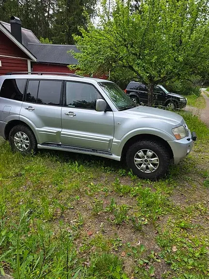 Mitsubishi Pajero 2004 photo 2