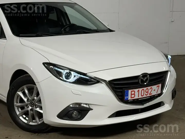Mazda Mazda3 2015 photo 3
