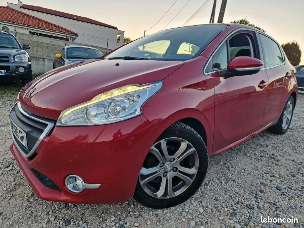 Peugeot 208 2014 photo 4