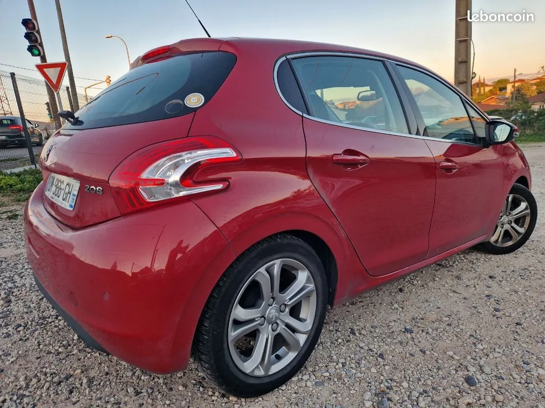 Peugeot 208 2014 photo 5