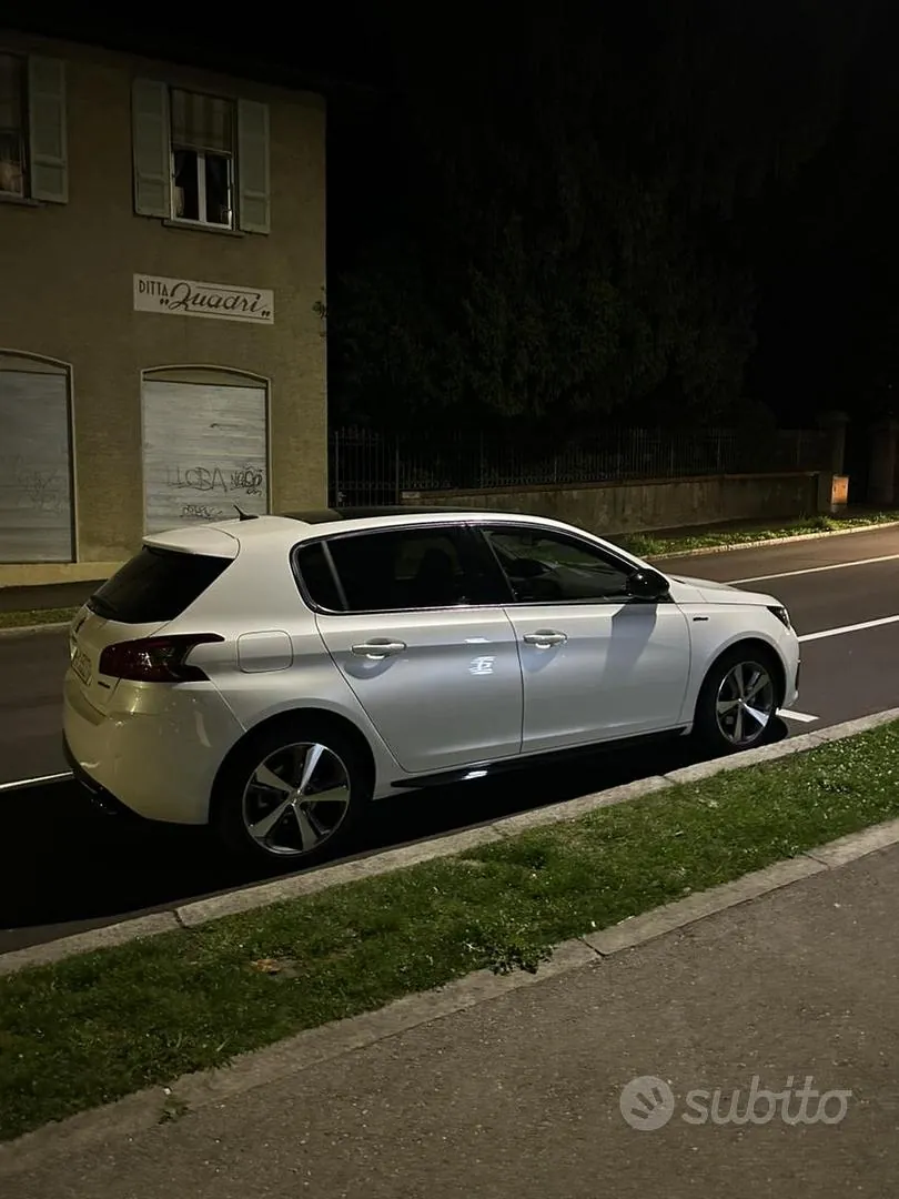 Peugeot 308 2019 photo 2