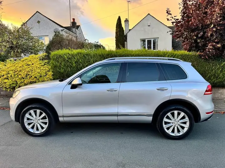 Volkswagen Touareg 2012 photo 3