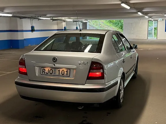 Skoda Octavia 2000 photo 3