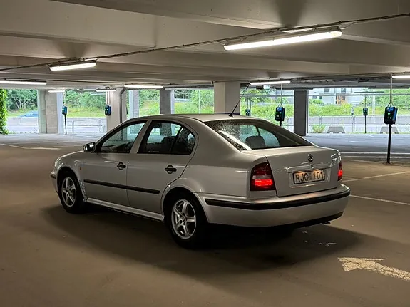 Skoda Octavia 2000 photo 4