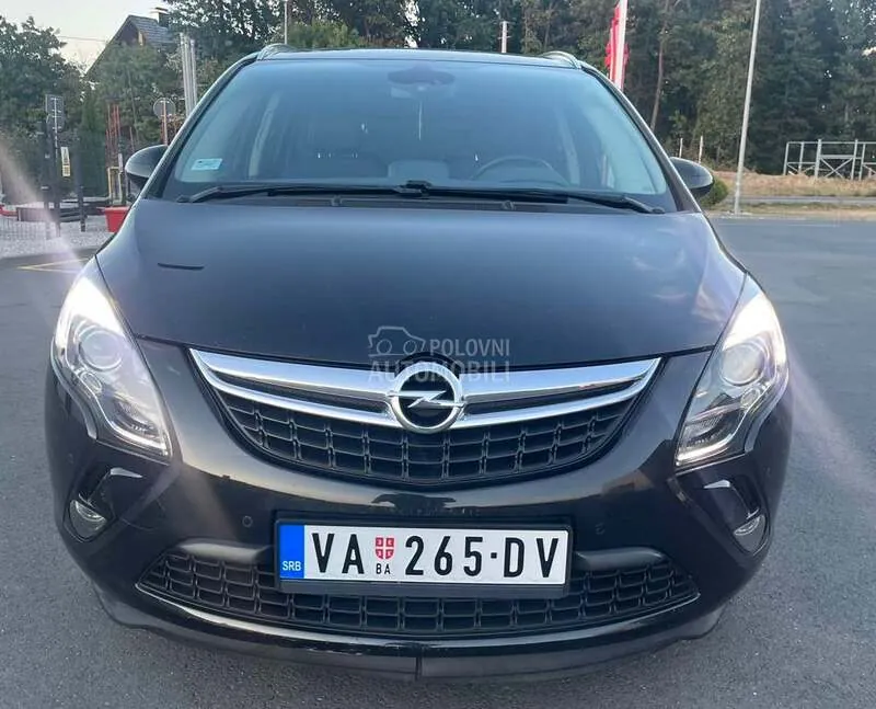 Opel Zafira 2013 photo 2
