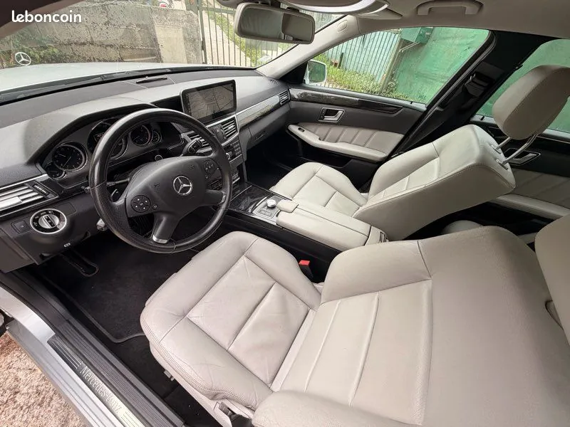 Mercedes-Benz E-Class 2012 photo 3