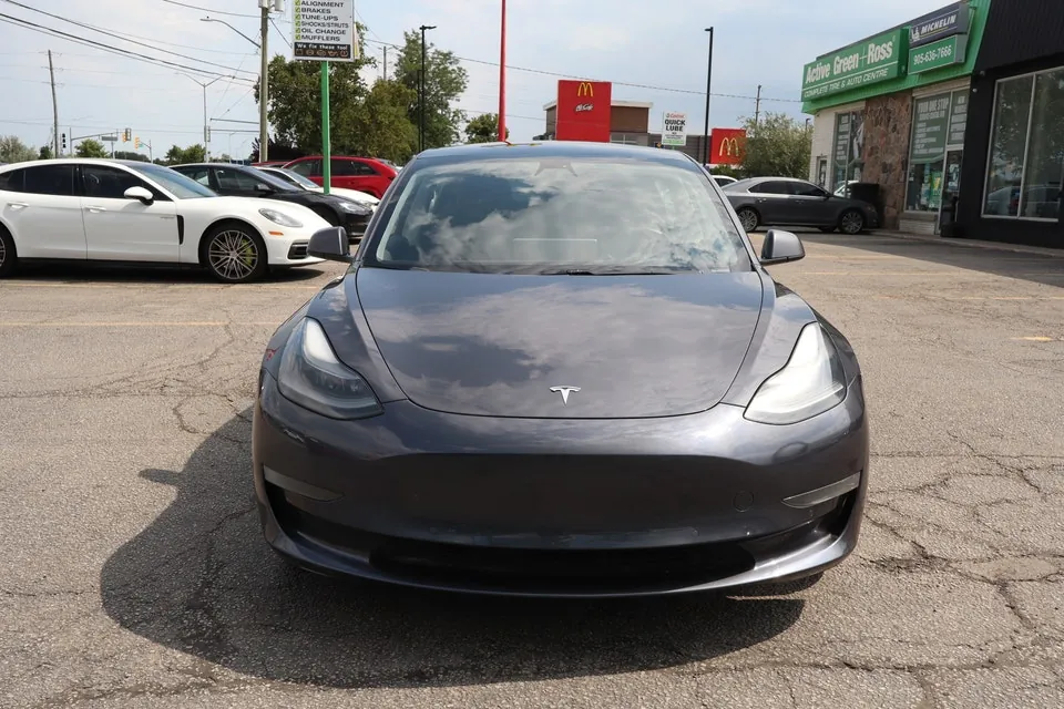 Tesla Model 3 2021 photo 2