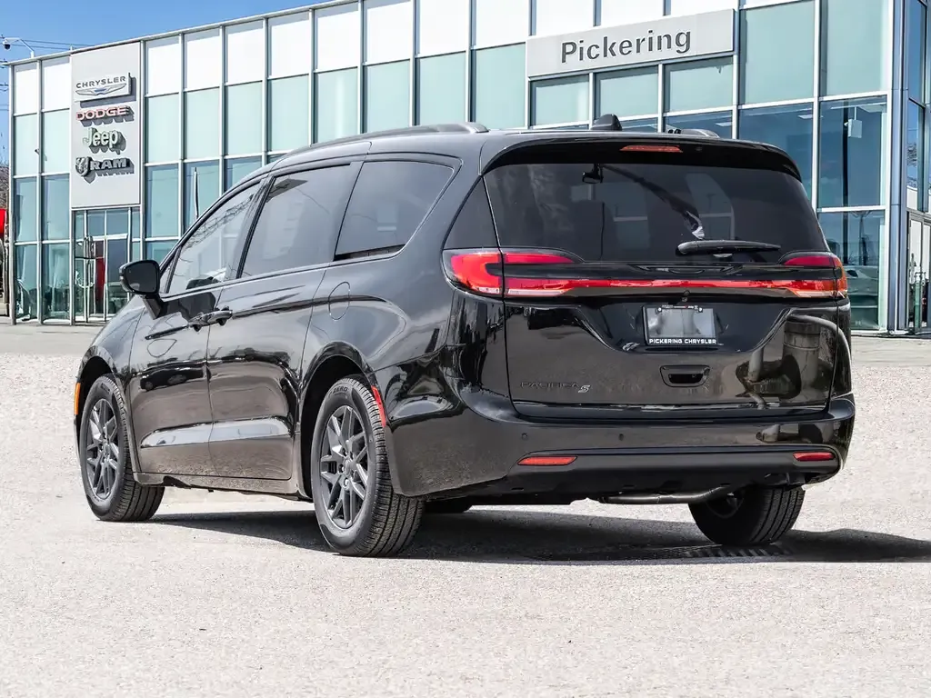 Chrysler Pacifica 2027 photo 5