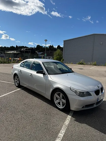 BMW 525I