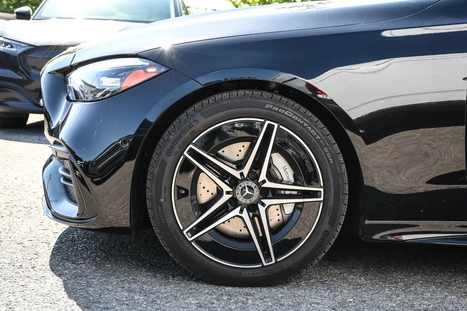 Mercedes-Benz C-Class 2026 photo 4
