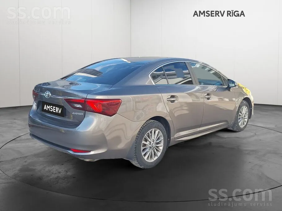 Toyota Avensis 2016 photo 2