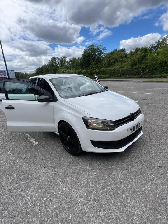 Volkswagen Polo 2011 photo 3
