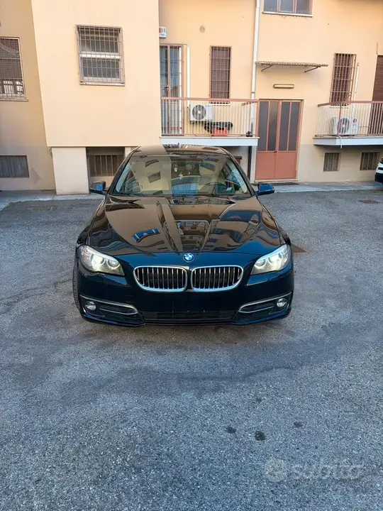 BMW 520I