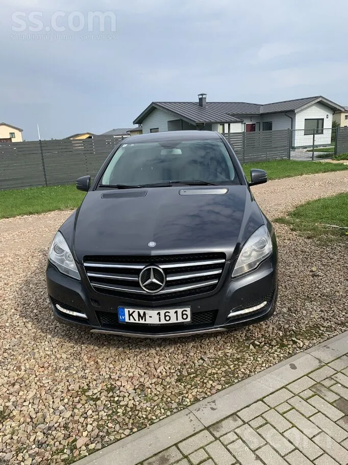 Mercedes-Benz R-Class 2012 photo 2