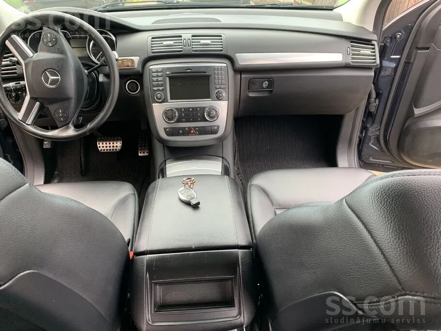 Mercedes-Benz R-Class 2012 photo 5