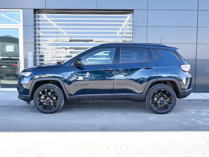 Jeep Compass 2026 photo 3