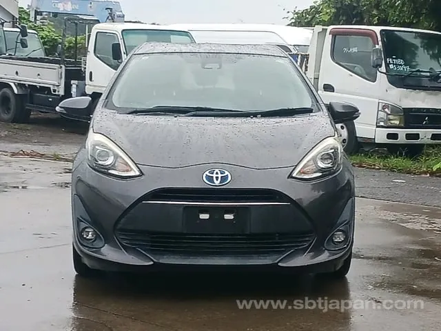 Toyota Aqua S 2017 photo 2