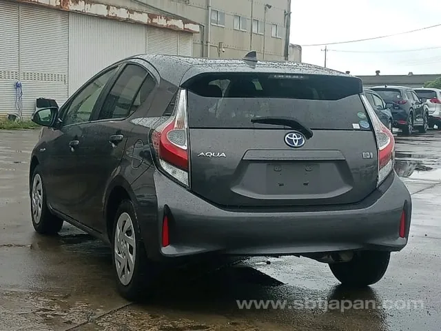 Toyota Aqua S 2017 photo 5
