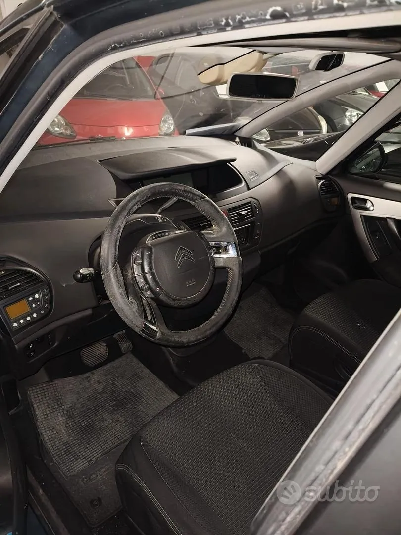 Citroen C4 Picasso 2011 photo 3