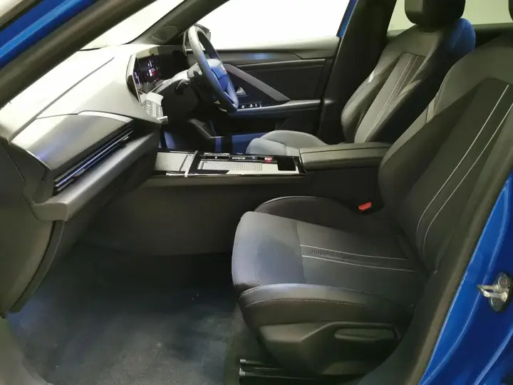Vauxhall Astra 2023 photo 4