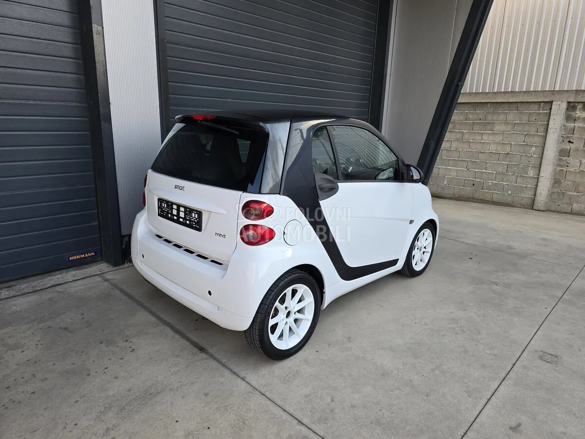 Smart Fortwo 2011 photo 5