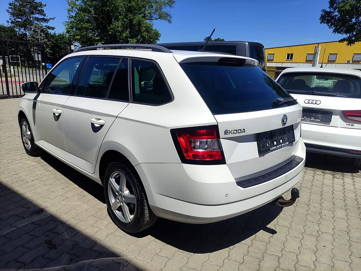 Skoda Fabia 2015 photo 3
