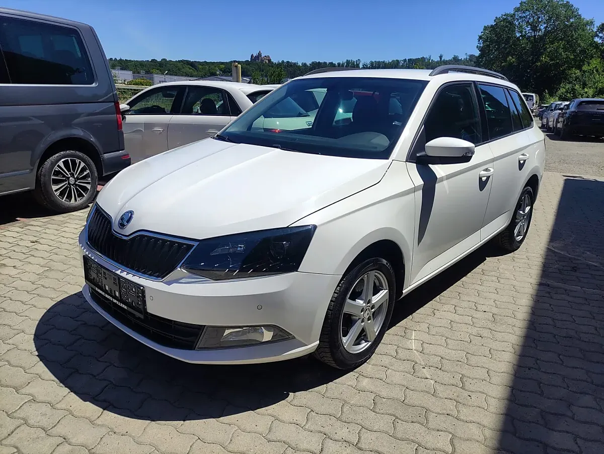 Skoda Fabia 2015 photo 2