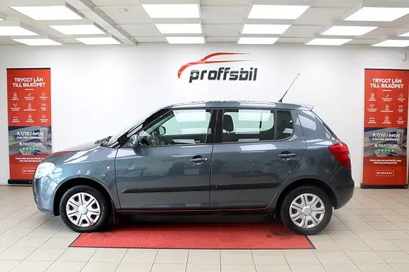 Skoda Fabia 2008 photo 2