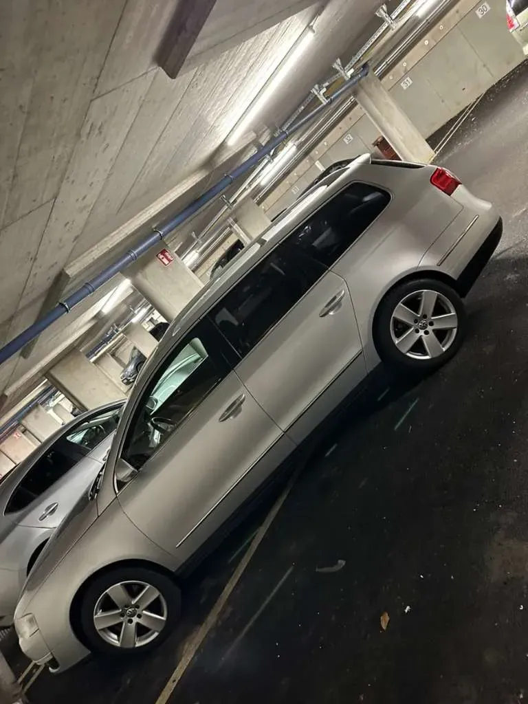 Volkswagen Passat 2010 photo 2