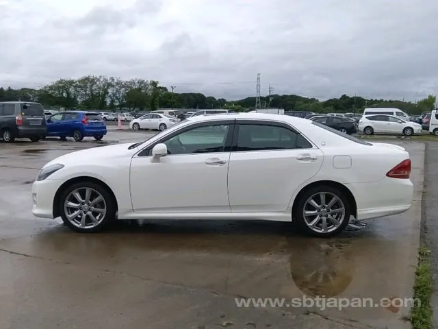 Toyota Crown 2009 photo 4