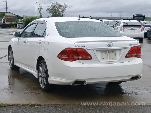 Toyota Crown 2009 photo 5
