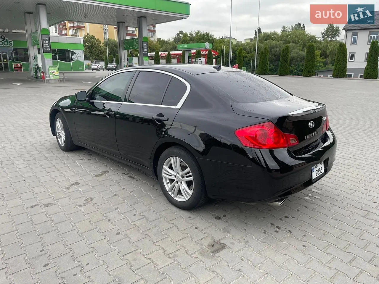 Infiniti G25 2012 photo 3