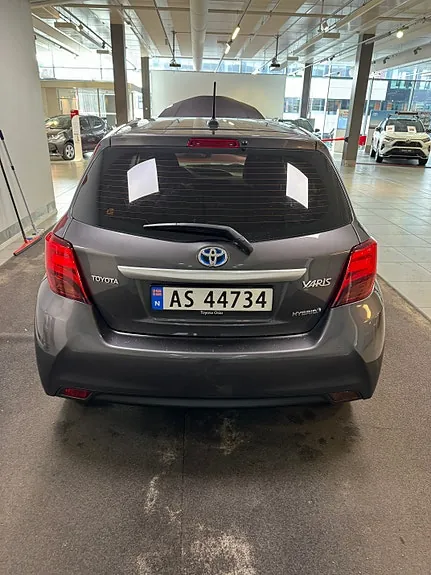 Toyota Yaris 2015 photo 2