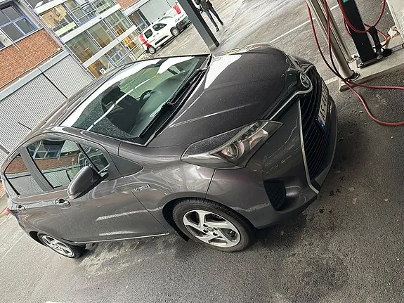 Toyota Yaris 2015 photo 4