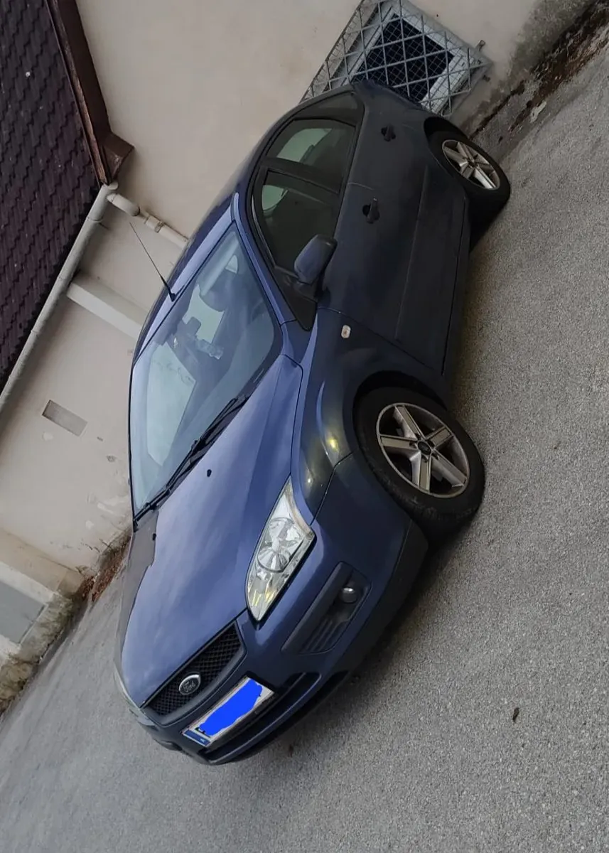 Ford Focus 2005 photo 2