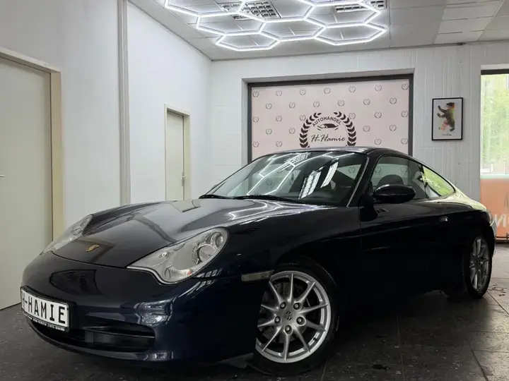 Porsche 911 Carrera