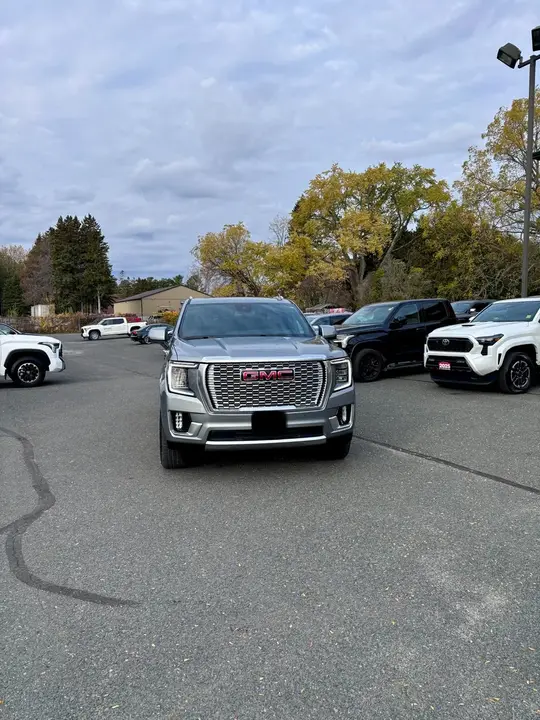 GMC Yukon Xl 2024 photo 2