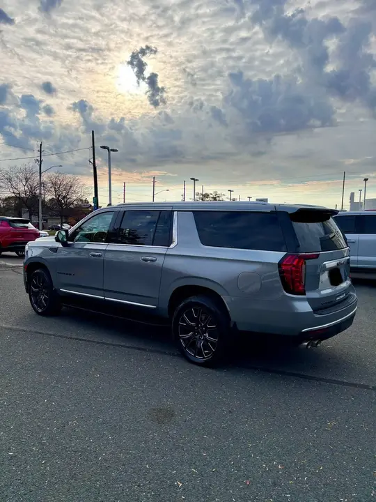 GMC Yukon Xl 2024 photo 3
