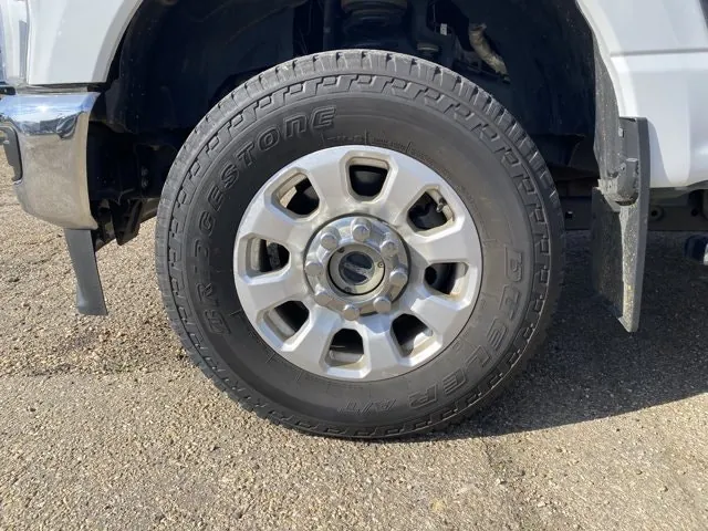 Ford Super Duty F-350 2024 photo 3