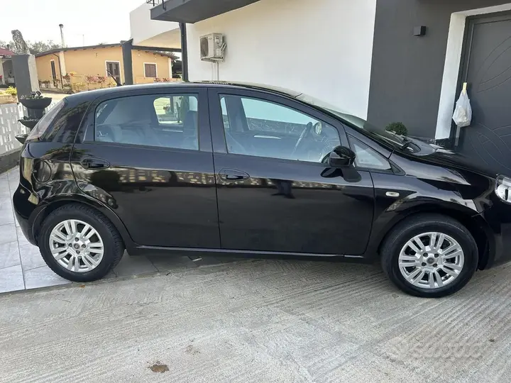 Fiat Punto 2012 photo 3
