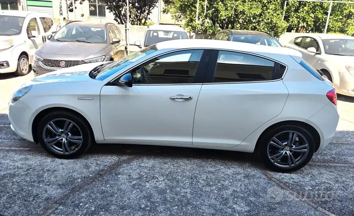 Alfa Romeo Giulietta 2014 photo 5