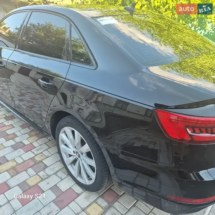 Audi A4 2017 photo 4