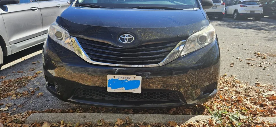 Toyota Sienna 2015 photo 2